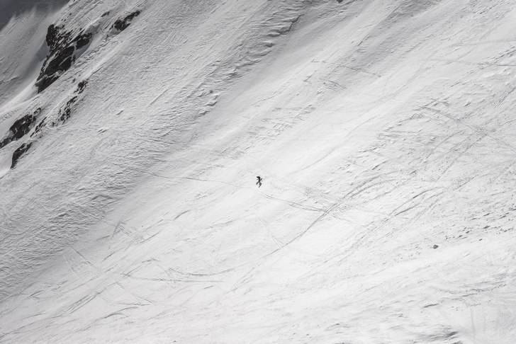Hannes Persson på väg ned genom La Balma.. Foto: Axel Adolfsson.
