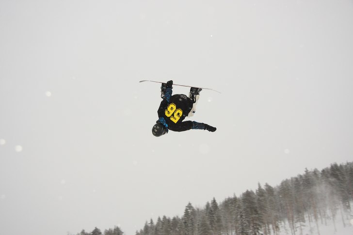 Jens i sitt andra hopp för dagen i Ski Fix Big Ai. Foto: Ronald Lahti. Åkare: Jens Hietala.