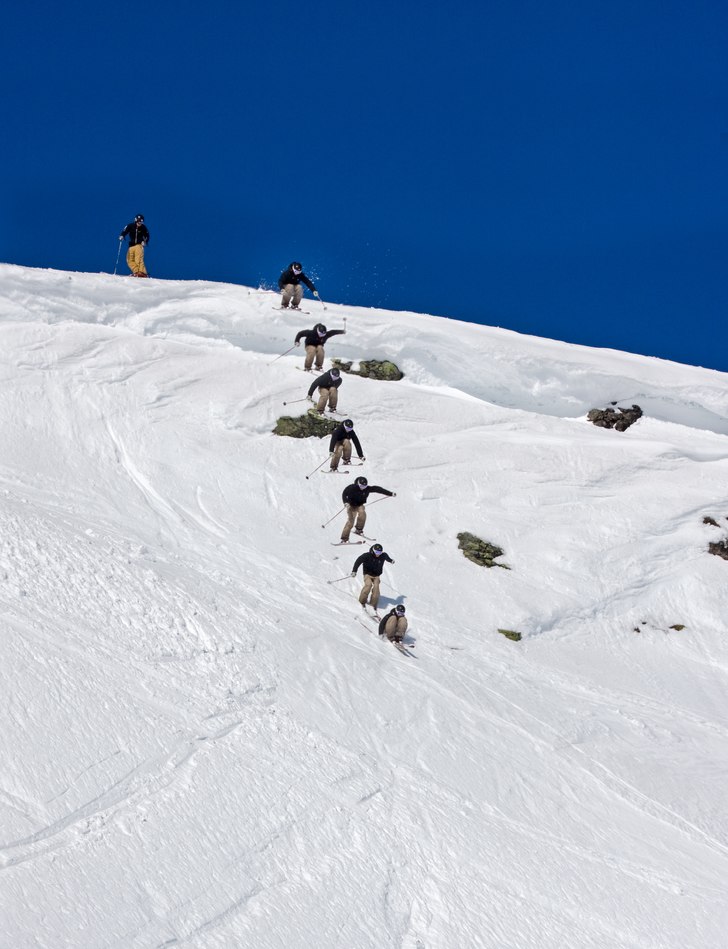 Erik droppar stort vid Mårtens. Foto: Marcus Olsson. Åkare: Erik Graf.