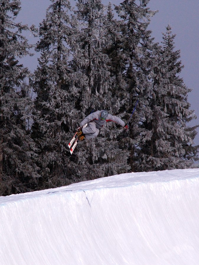 Alla tuffa jibbers hängde i röda linjen och lekt. Foto: Daniel Nordholm. Åkare: Patrik Nordholm.