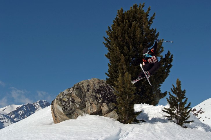 Hopp hopp!. Foto: Adam Jonsson. Åkare: Robin Ljungqwist.