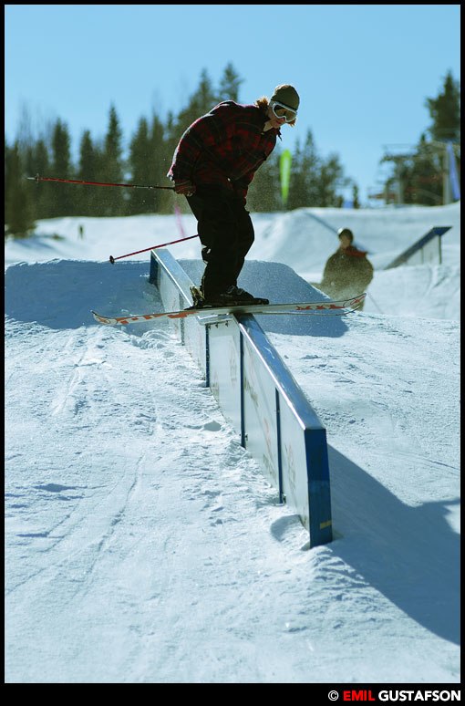 2 bilder tagna av Emil Gustafson. Foto: Emil Gustafson. Åkare: Adam Sjöblom.
