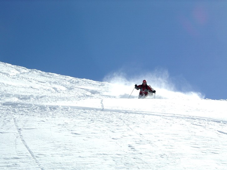 Puder, Powder, Freeride. Foto: Jacob Molin. Åkare: Håkan Molin.
