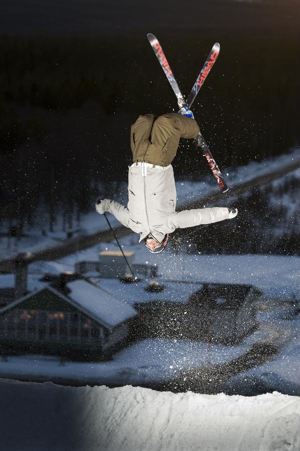 Backflip ironcross. Foto: Mats. Åkare: Simon Blom.