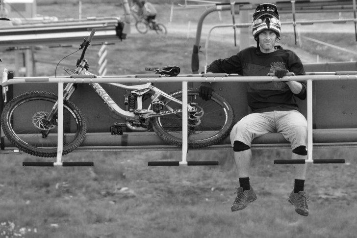 Brännvidd 200 mm, bländare 8
Slutartid 1/500 se. Foto: Petri Hämäläinen. Åkare: Peter Nyström.