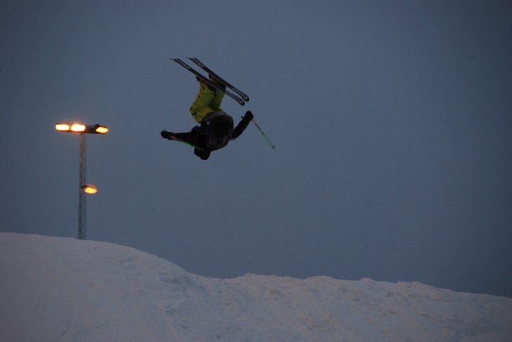 doing that frontflip. Foto: johan fred. Åkare: hennesy.