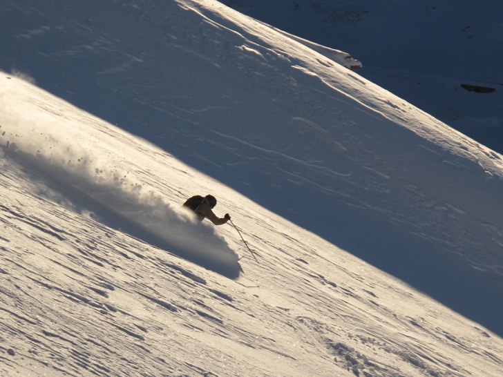 Solnedgång i Fornet, Val d'Isére fre 10dec . Foto: Johan Gustafsson. Åkare: Niclas Karlson.