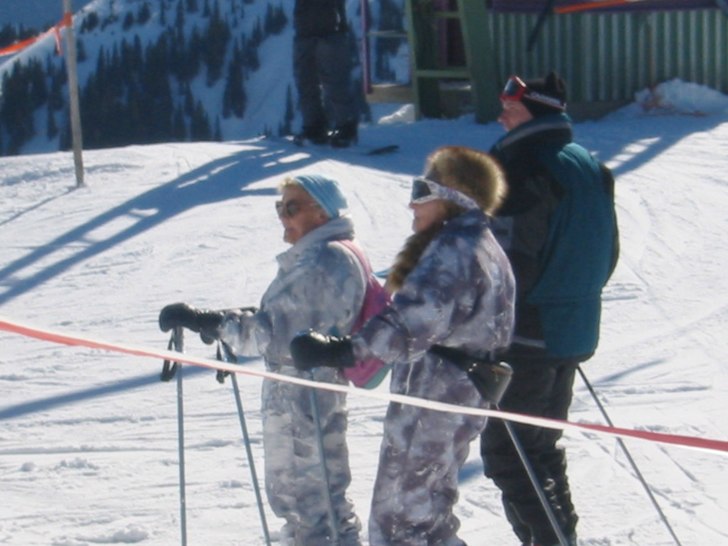 Två sköna damer vi hitta i pisten haha. Foto: Claes Rosén. Åkare: Piff & Puff.