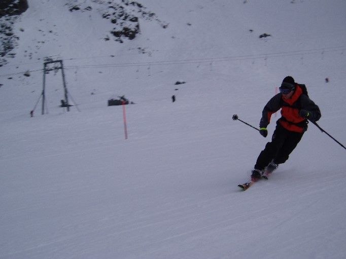 Cruser nedover en fin slapp åpen slette på slutt. Foto: Niels-Edwin Dannevig. Åkare: Christian Olsen.