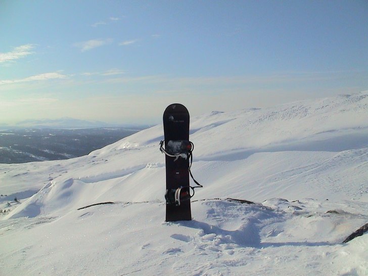 Vi klättrade upp på berget ovanför tegefjäll f. Foto: Ola Lagerholm.