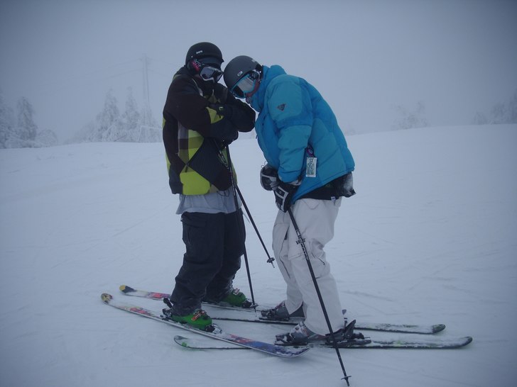 Jibbar runt på fjälle. Testar att åka skidor oc. Foto: Hannes . Åkare: Jag och me boy Kullis.
