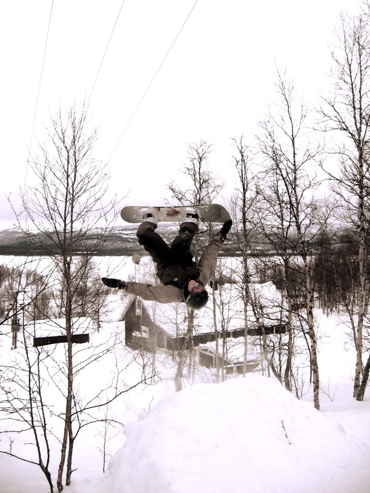 Backflip nosegrab. Foto: Ester Fridolfsson. Åkare: Oscar Fridolfsson.