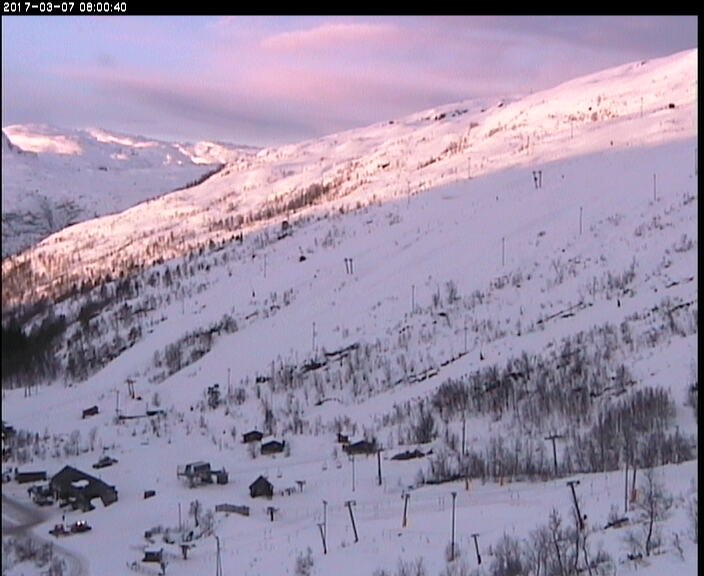 Stolheisen er åpen!
Tirsdag kl. 08.00 er det -8 g.