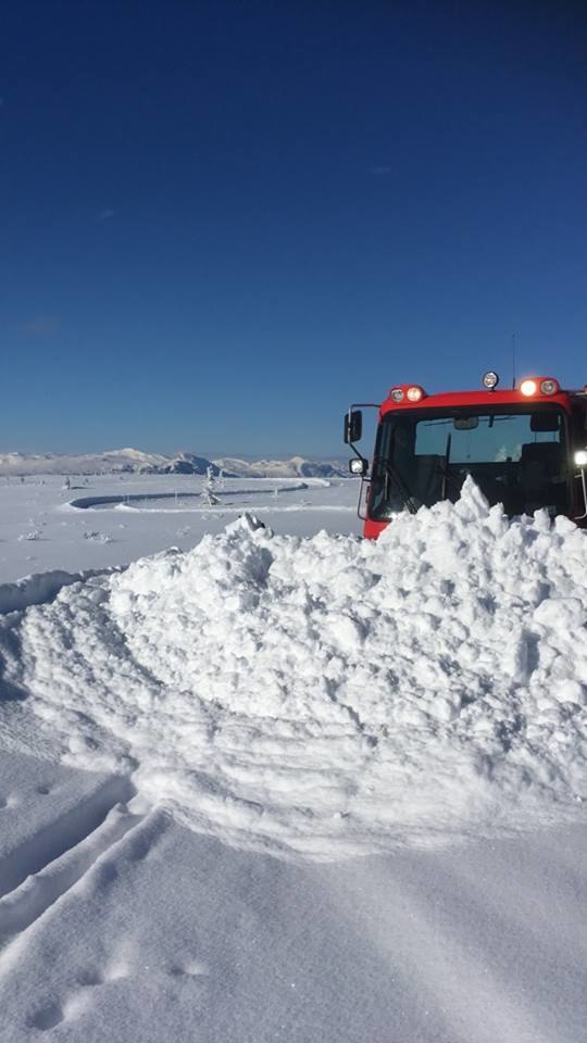 Nå er det full vinter i fjellet
Vi holder åpent .