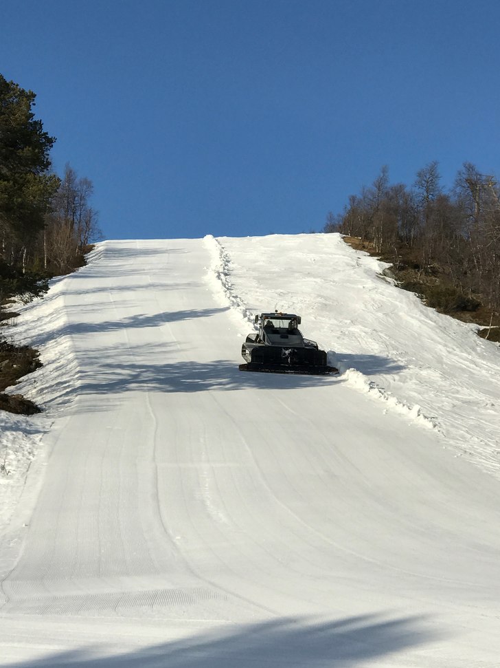 Når heisene stenger jobber vi videre!
Vi jobber h.
