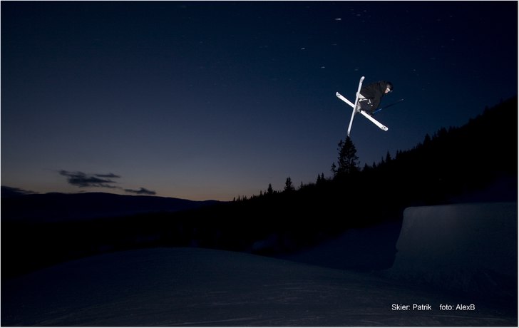 Kvelds kjøring i Åre.. Foto: Alex Backsæther. Åkare: Patrik Backsæther.