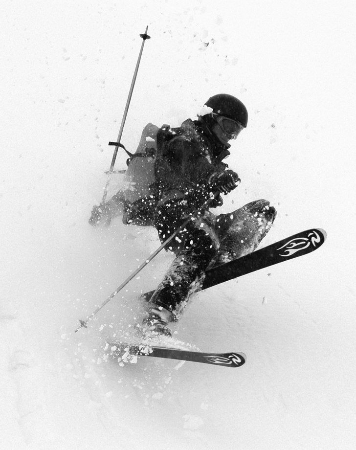 Dåligt ljus den dagen, men blev ok i svartvitt. Foto: Tobias Borg. Åkare: Markus Zetterberg.