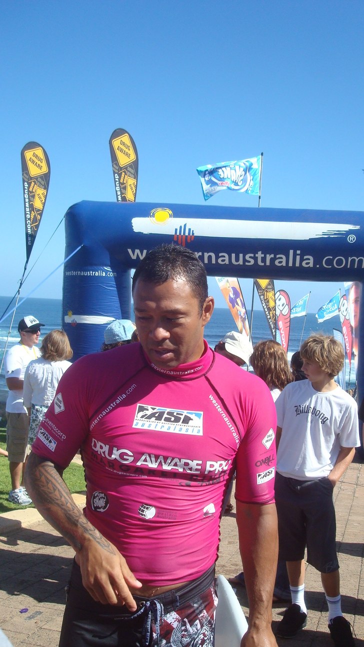 En av världens bästa surfare på plats!. Foto: marcus wadsten. Åkare: Sunny Garcia.