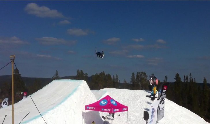 Flat 5 Japan under Big Jump Cup 2011!. Foto: Joel Lindberg. Åkare: Per Berglin.