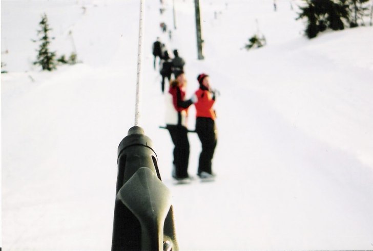 Livet i liften. Foto: Fanny Eriksson. Åkare: Kajsa Ekström och Malin Nyqvist.