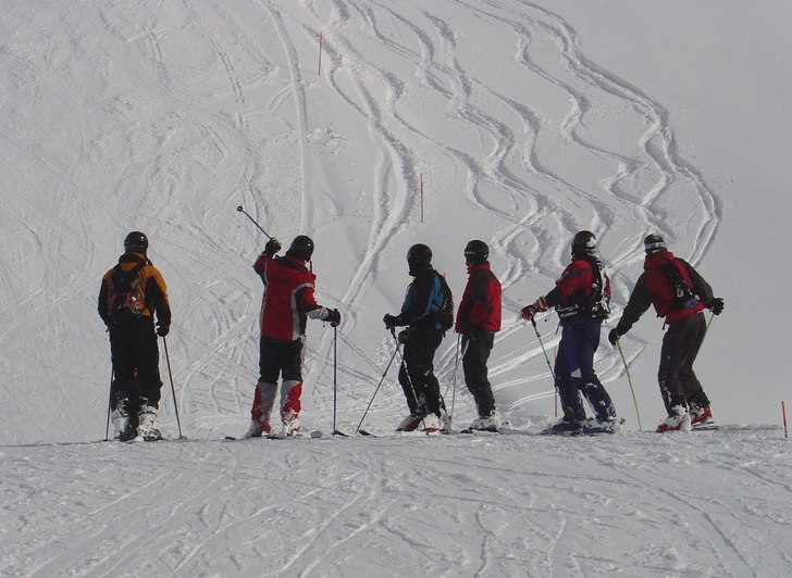 Underbart, hur lägger vi nästa repa.. Foto: Christer Björkvall. Åkare: Fredrik Lindelöf & Pea Edvardsson mfl.