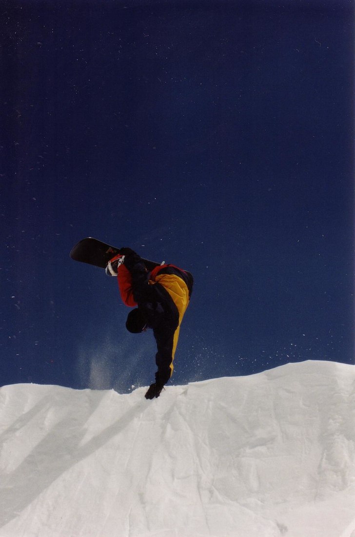 handplant. Foto: jens nilsson. Åkare: pierre holm.