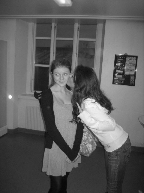 jag ser cp ut.. MELINAAA<3<3<33. Foto: rädd nörd ^^. Åkare: linn(jag)&melina<33.