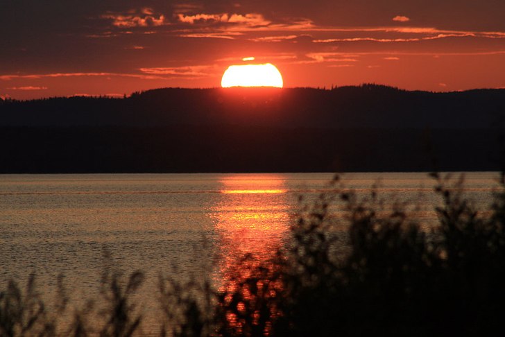 Solnedgång över Orsasjön.
Bilden tagen vid nio. Foto: Jonas Emilsson.