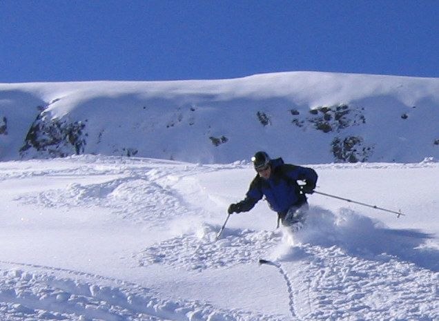 Underbar lössnö i Areche strax ovanför Albertvi. Foto: Josefin Andreasson. Åkare: Henrik Stranning.