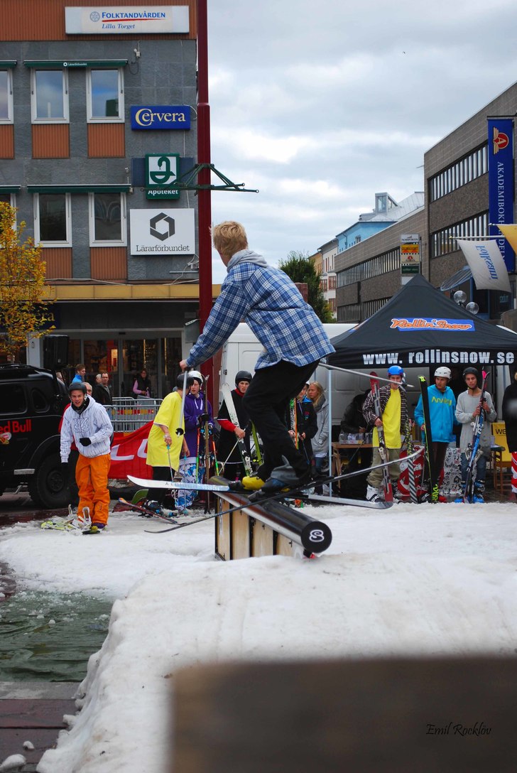 Rollin\' Snow Railjam 2010

Fler bilder: ht. Foto: Emil Rocklöv. Åkare: Joakim Jeansmannen Rignell.