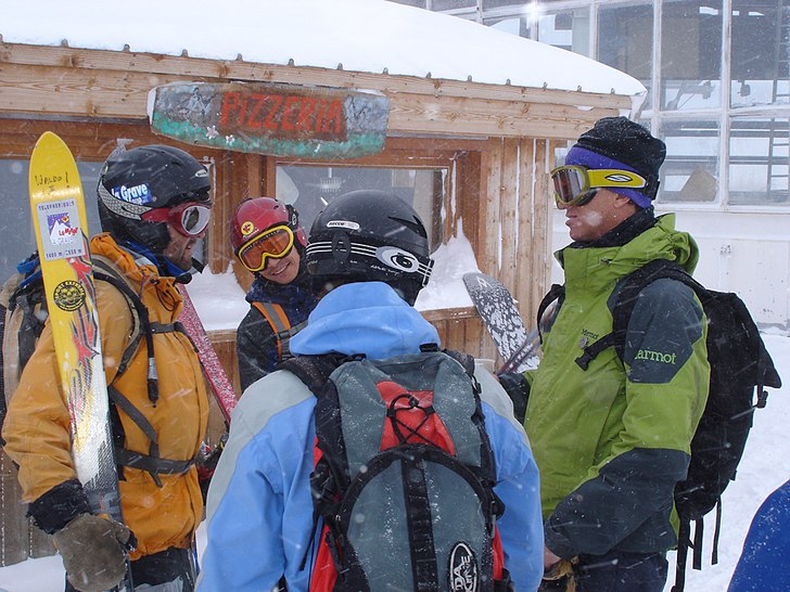 Lite småsnack i snöfallet på P3 mellan några a. Foto: Tobias. Åkare: Waldo, Launce, Nuggets och Coombs.