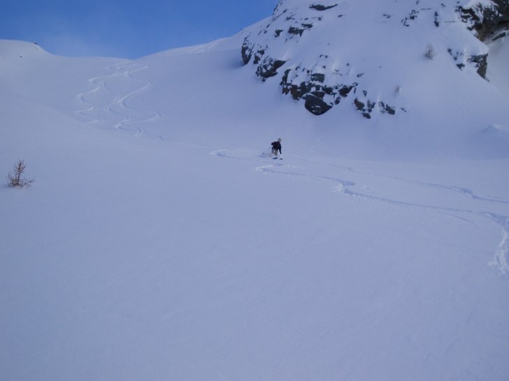 Skikkelig Offpiste for 2. gang :) :) :)
. Foto: Guiden Mark. Åkare: meg :).