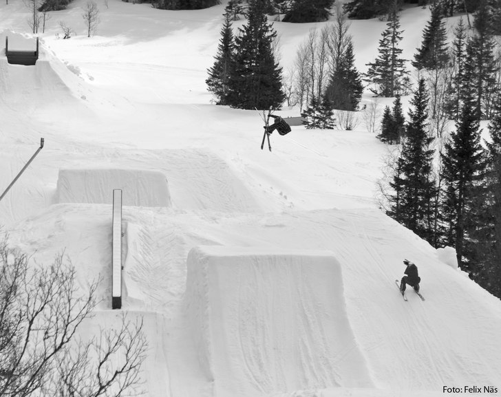 Svarta linjen i Åre. Foto: Felix Näs. Åkare: Elias Henderson.