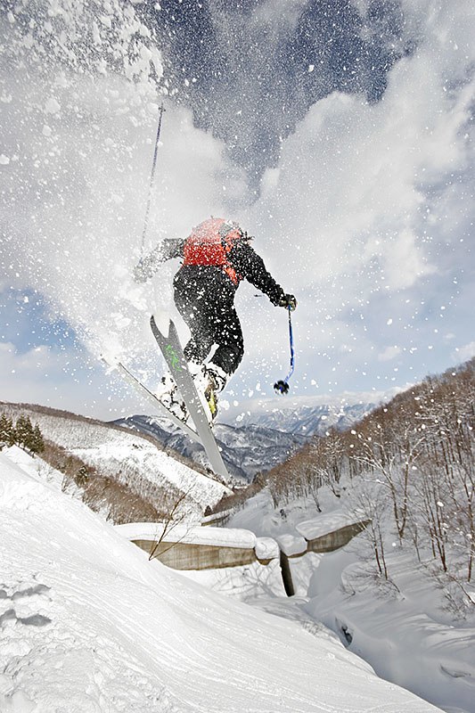Ännu en ensam dag av puderåkning i Japan. Konkur. Foto: Alexander Thurban. Åkare: David "Speedy G" Clemensson.