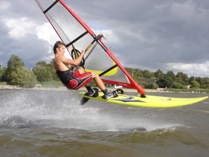 Plattvattenhopp . Foto: Stefan Alsved. Åkare: Leo Alsved.