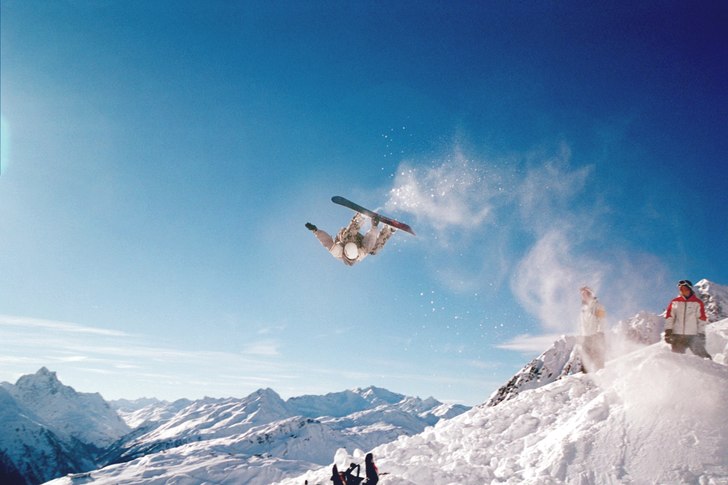 Hetzelflip på en kicker i St Anton.. Åkare: Hannes Larsson.