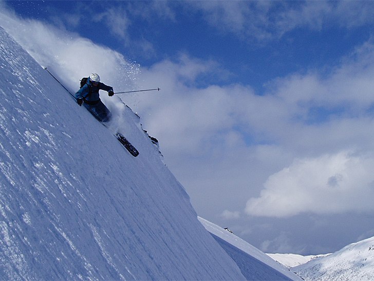 Skikkelig digg freeride. Faktiskt... Sykkylven ski. Foto: Barks Mogensen. Åkare: Tobias Liljeroth.