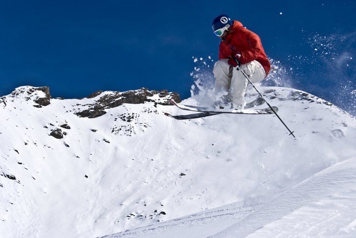 Lite små jibb på berget.. Foto: Adam Jonsson. Åkare: Robin Ljungqwist.