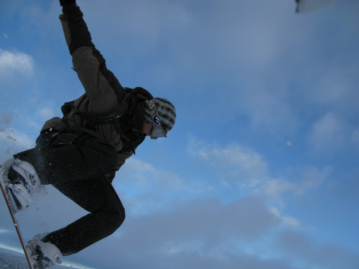 Foto: Samuel Simonsson. Åkare: Matte Wikerdahl.