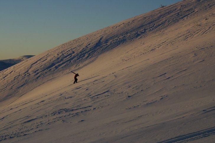 Ett par minuters vandring för denna bild, men vad. Foto: Tomas Johansson. Åkare: Gustav Ekroth (jag).