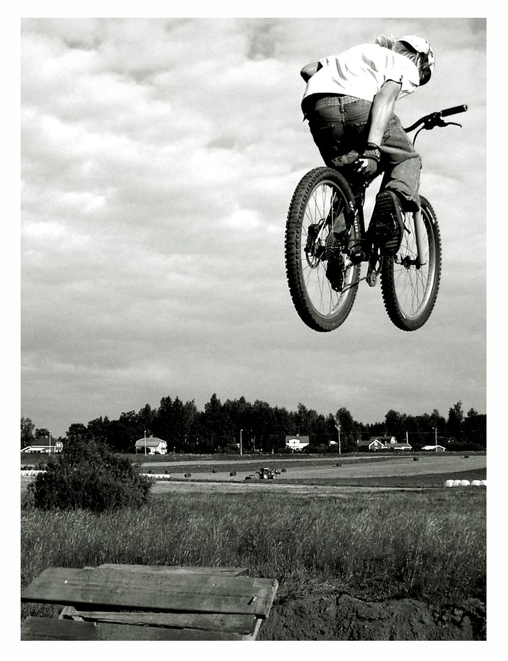 Lantz sätter en klockren seatgrab i det nya ghett. Foto: niclas olsson. Åkare: johan lantz.