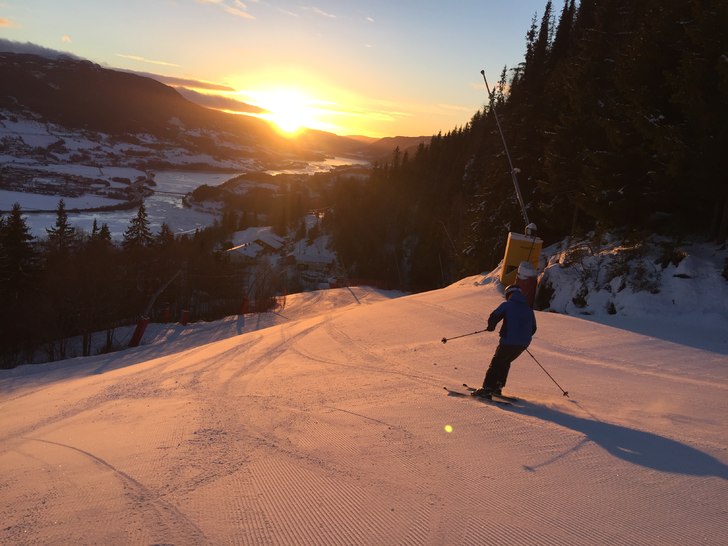Åpent helt ned! 
Hvit jul fra bunn til topp i Kvi.