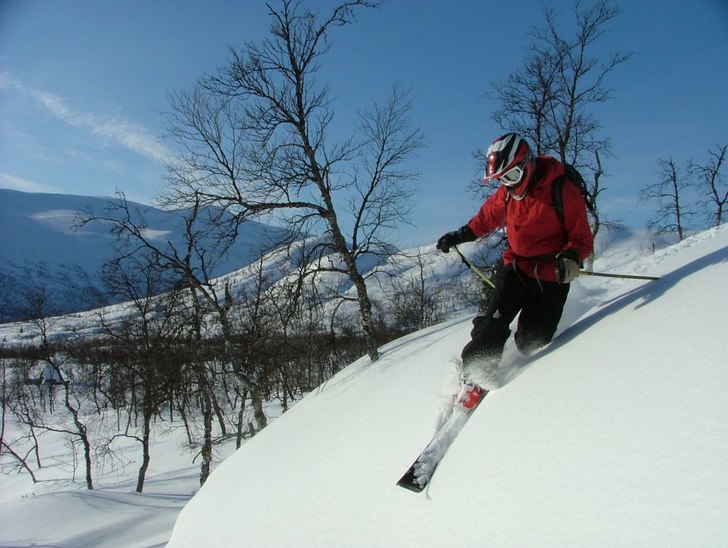Letade lite snö nära Norge, hittade fin skogsåk. Foto: Henrik Karlsson. Åkare: Tobbe.