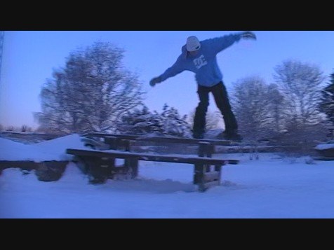 Ett bord. Foto: Jesper Eklund. Åkare: Carl Eriksson.