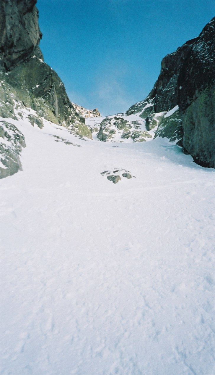 1. nedkjøring dette året - nesten ikke snø
Bra. Foto: Steep. Åkare: Steep.