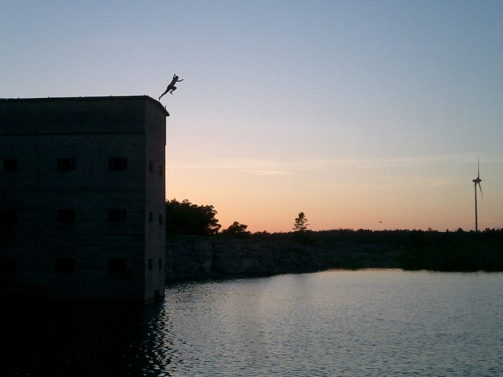 Dopp i solnedgången. Foto: Bethany Palmer. Åkare: Daniel Närström.