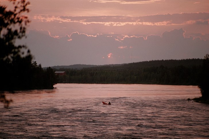 Endast döda fiskar flyter med strömmen.
Det bli. Foto: Mats Mäki. Åkare: Mannen mot strömmen.