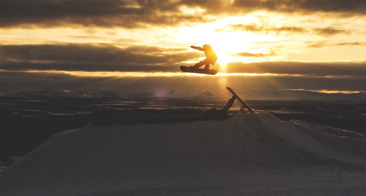 pole jam/board jam/bro jam. Foto: August Forsman. Åkare: Samuel Ærø/August Jonsson Ärlemar.