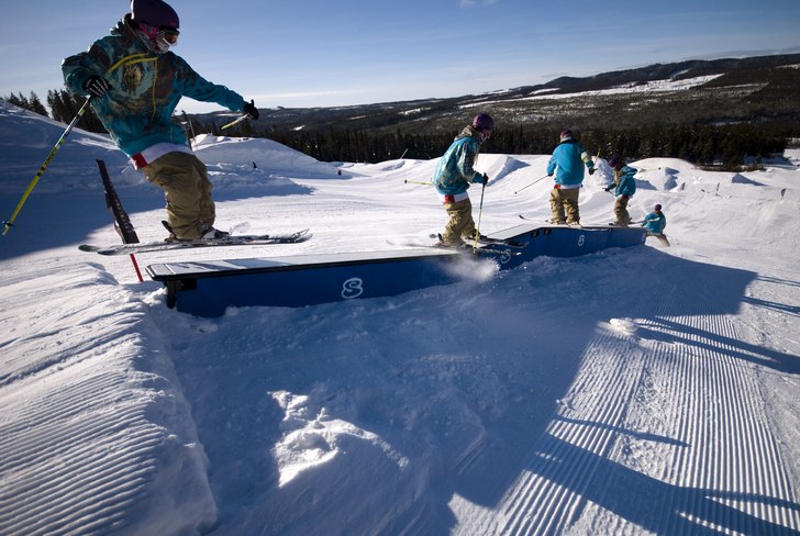 Boxriding med knubbisen.. Foto: Magnus Karlsson. Åkare: Staffan Zackrisson.