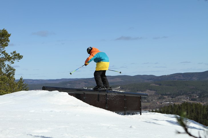 Fatpipe-rail!. Foto: Petter Levin. Åkare: Anton Lind.